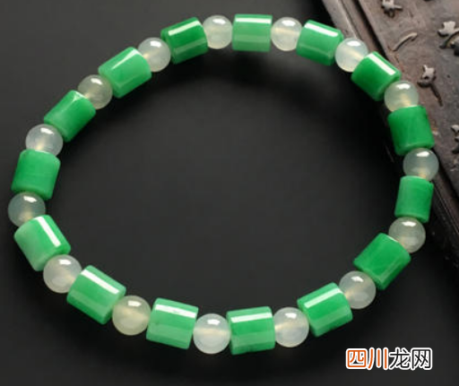 翡翠真假鉴别方法和技巧 翡翠收藏投资价值分析