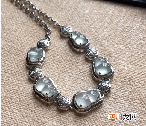 如何鉴别翡翠真伪 专家建议遵循这些要点