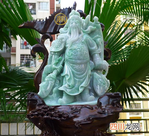 翡翠关公摆件能带来什么好运 翡翠关公摆件介绍
