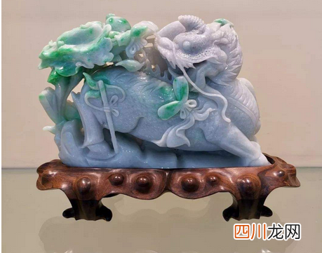 翡翠摆件有什么品种和版别 翡翠摆件艺术价值如何