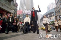 中国最高的人张俊才，比226cm的姚明还要高16cm
