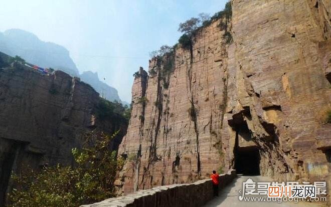 在海拔1700米的悬崖上 世界上最危险的村庄，河南郭亮村