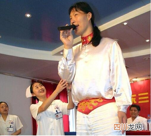 第一女巨人 世界上最高的女人，中国姚德芬2.36米