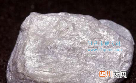 世界上最软的石头，滑石可以用手刮下粉末