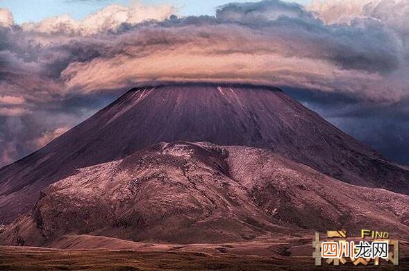 世界上最美的山，新西兰瑙鲁赫伊山犹如魔戒中的末日火山