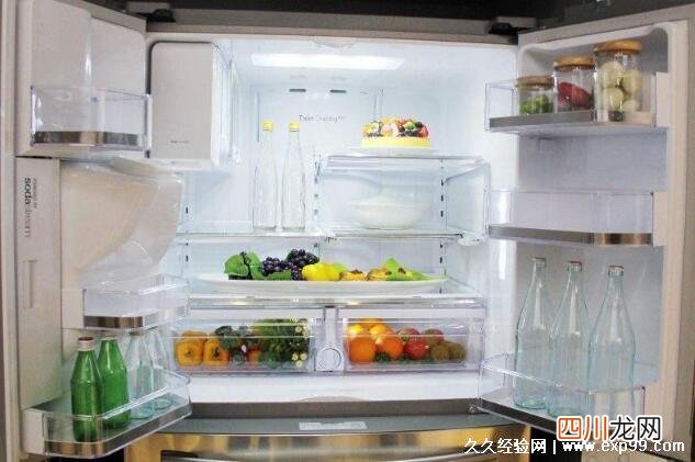 在冰箱里放碗热水就行 冰箱不制冷了怎么办教你一招