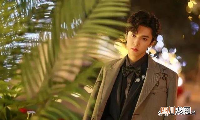 盘点一部剧爆火男星 陈哲远晋升校园剧男神