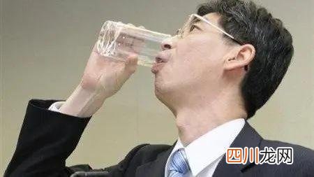 他后来遭遇了怎样的命运呢 12年前号称喝核污染水日官员怎么样了