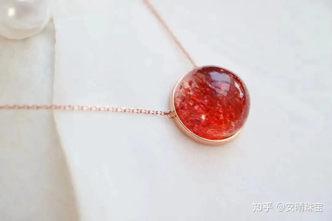 金草莓晶是超七的一种吗？有怎么样的功效作用？