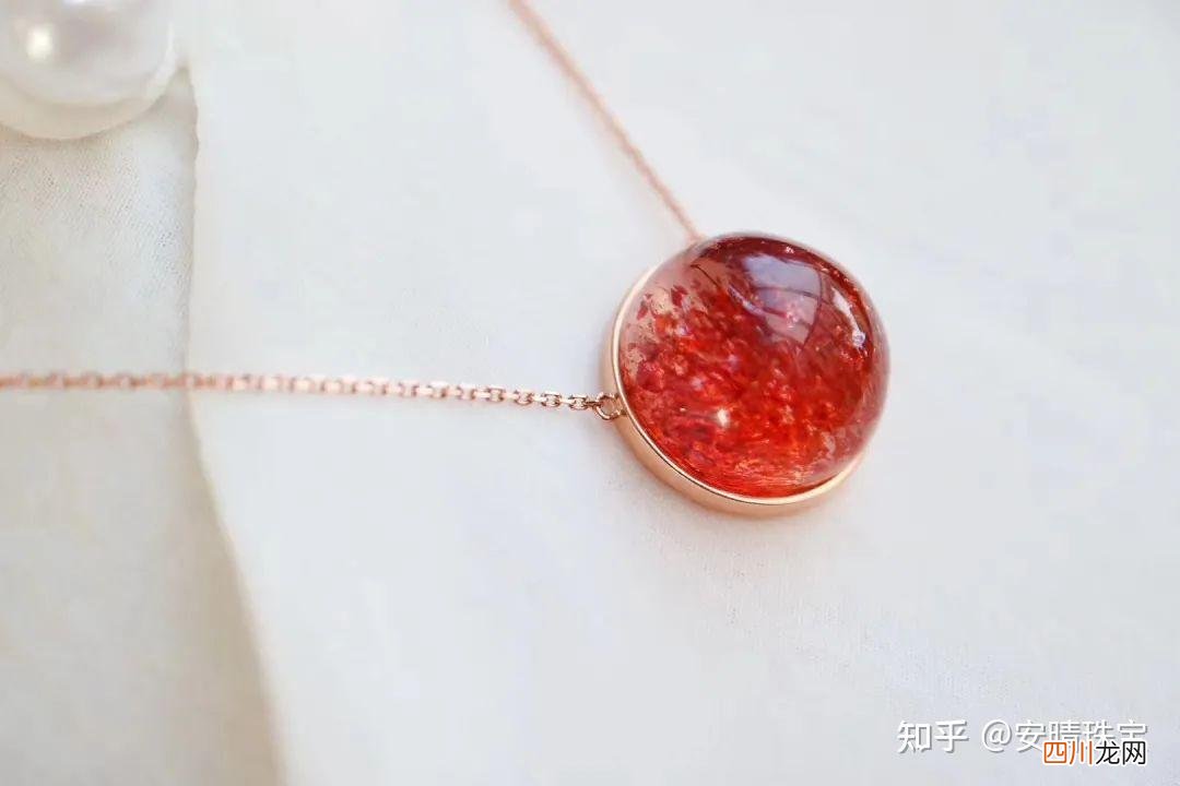 金草莓晶是超七的一种吗？有怎么样的功效作用？