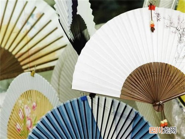 纸扇的作用介绍 悬挂纸扇的用途是什么