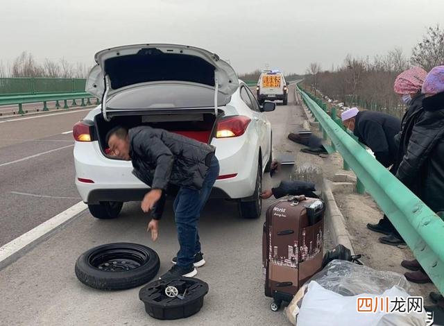 高速上车爆胎了，停下来换胎算违章吗 高速换轮胎算违法吗