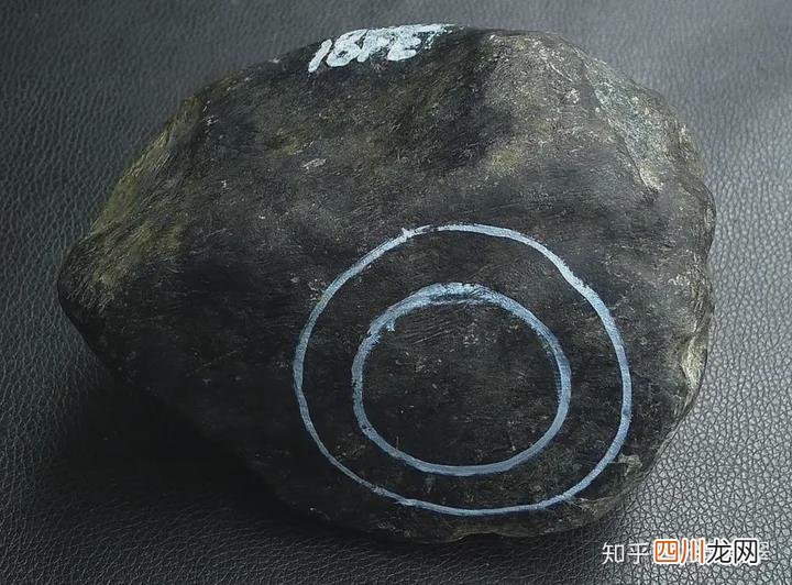 黑缅甸翡翠原石 缅甸黑皮翡翠原石