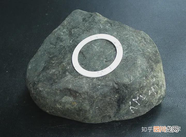 黑缅甸翡翠原石 缅甸黑皮翡翠原石