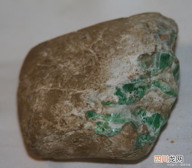 缅甸的翡翠原石价格 缅甸翡翠原石产地原石多少钱一吨