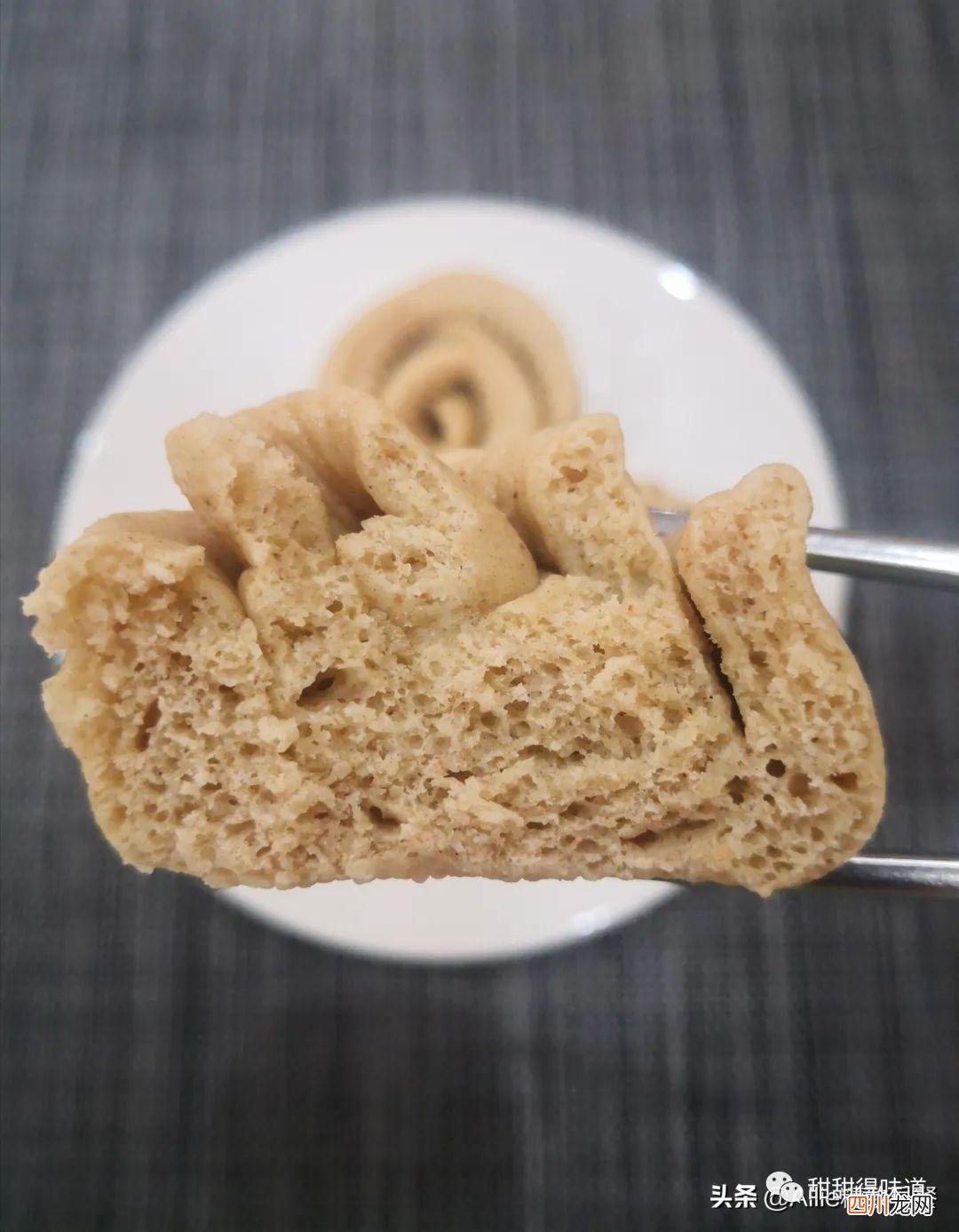 香浓入味鲜嫩不发柴，出锅两人抢着吃 盐焗鸡的制作方法