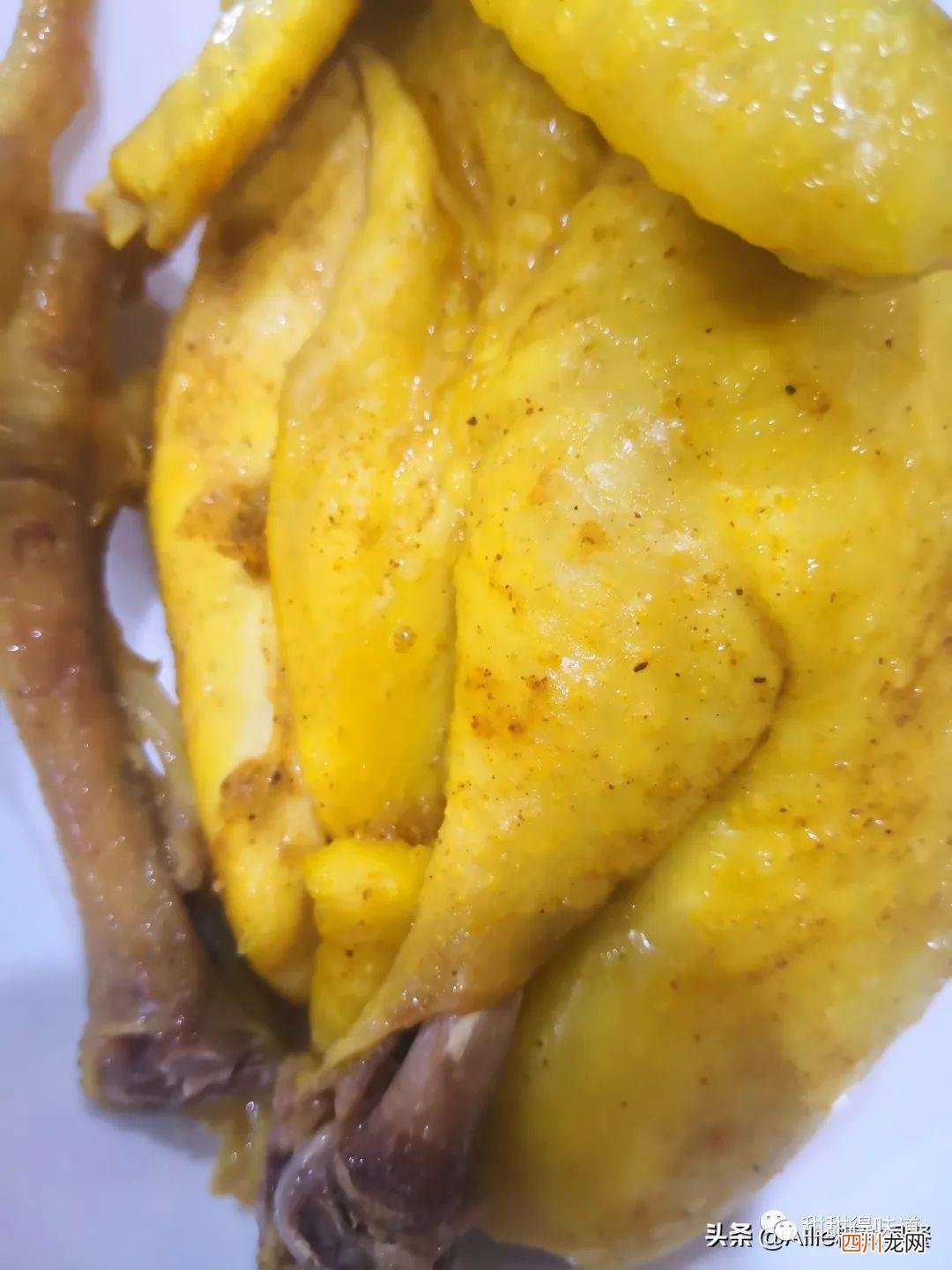 香浓入味鲜嫩不发柴，出锅两人抢着吃 盐焗鸡的制作方法