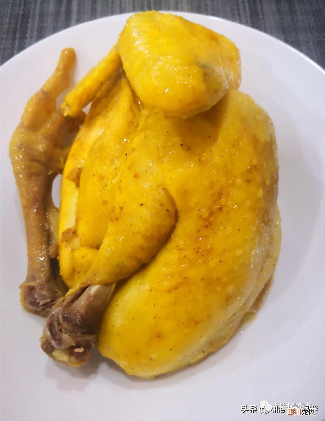 香浓入味鲜嫩不发柴，出锅两人抢着吃 盐焗鸡的制作方法